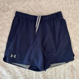 Under Armour Men’s 2-in-1 shirts, size Large